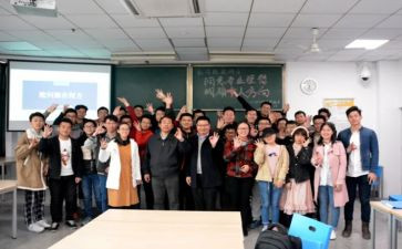 大学班级月总结报告6篇